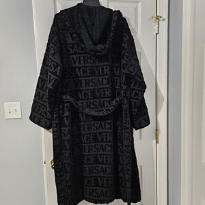 🔔: Versace Hooded Robe w/ Tag & Box  - Large